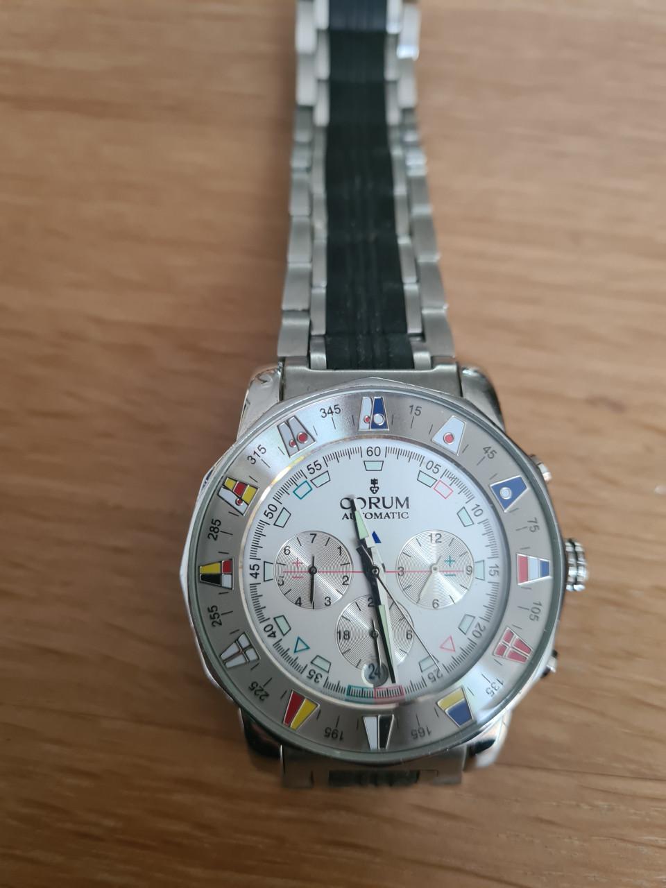 Horloge Corum