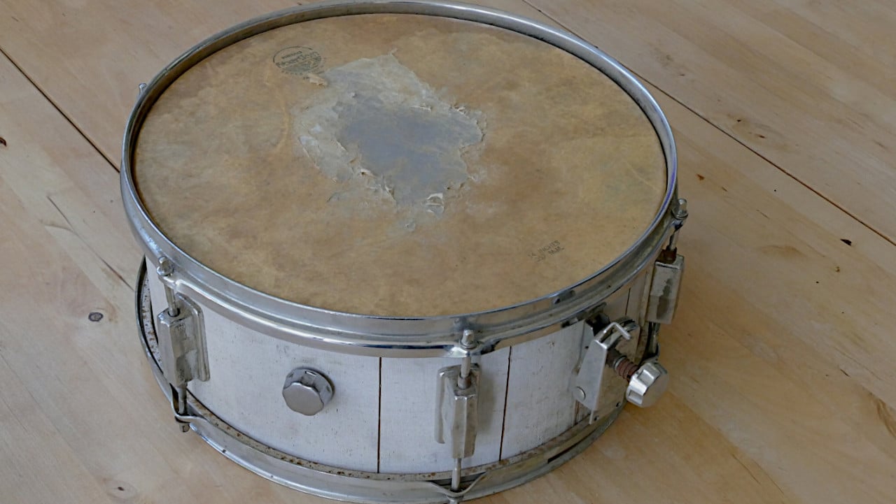 Snaredrum oa Pearl, 70's; met goed statief; gebruikt, in goede staat