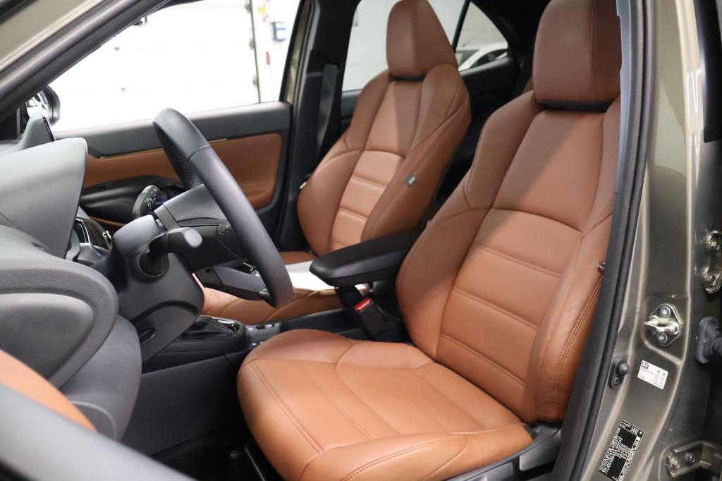 Toyota Yaris Cross 1.5 hybrid adventure | nl auto | bruin leder | full opti
