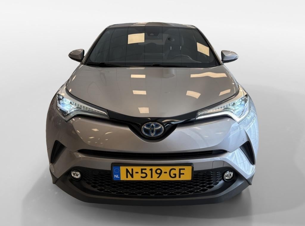 Toyota C-hr 1.8 hybrid executive