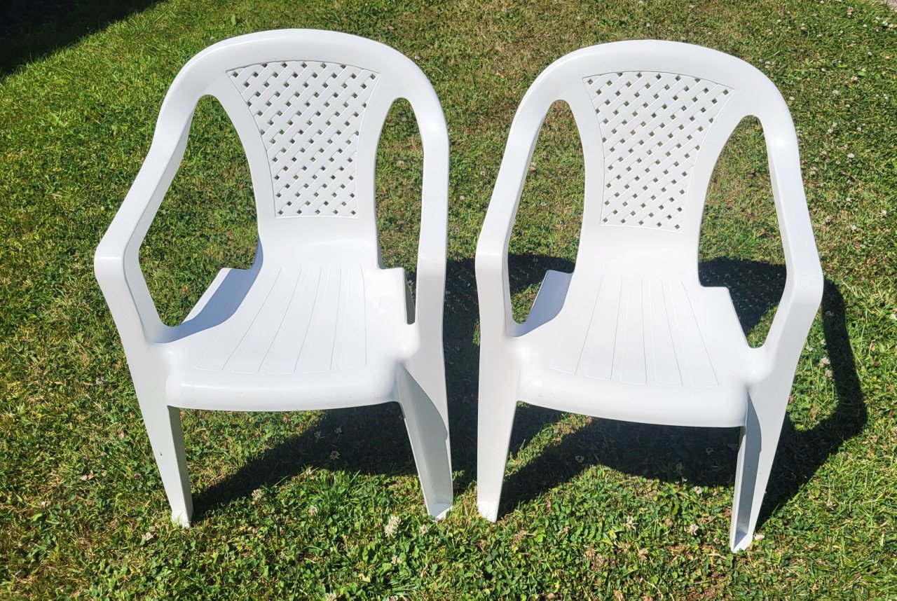 2 kinder tuinstoeltjes