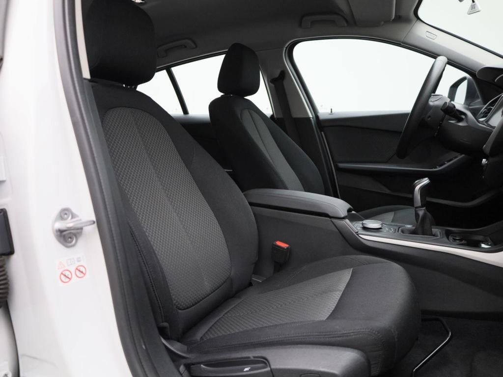 BMW 1 Serie 118i executive | navigatie | climate control | parkeer sensoren
