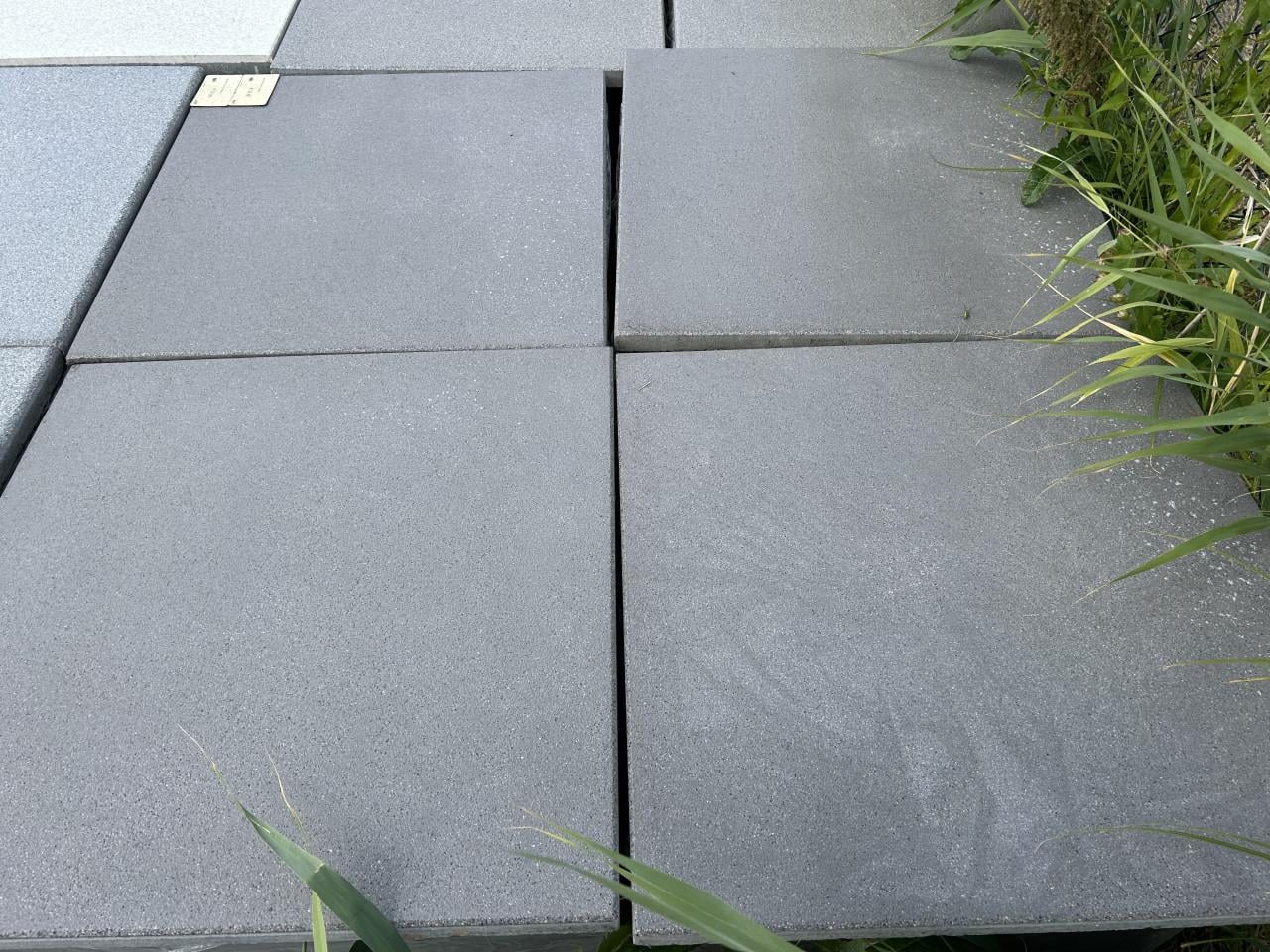 Gecoate betontegels