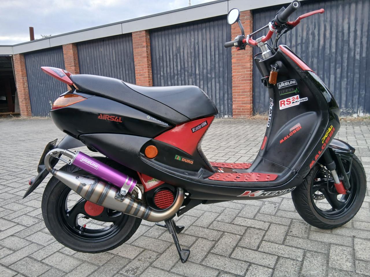 Te koop snelle peugeot vivacity alles van malossi nieuw