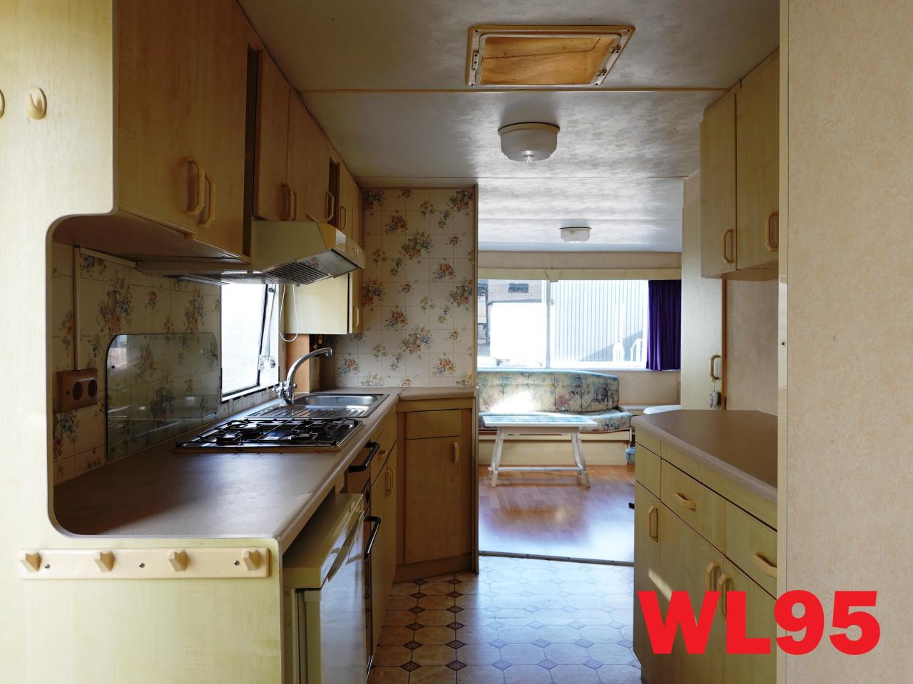 Betaalbare opknap stacaravan te koop voor 6 personen