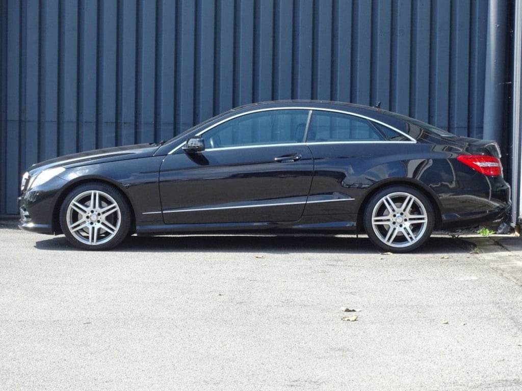 Mercedes-Benz E-Klasse coupé 200 cgi avantgarde amg pakket | harman/kardon 