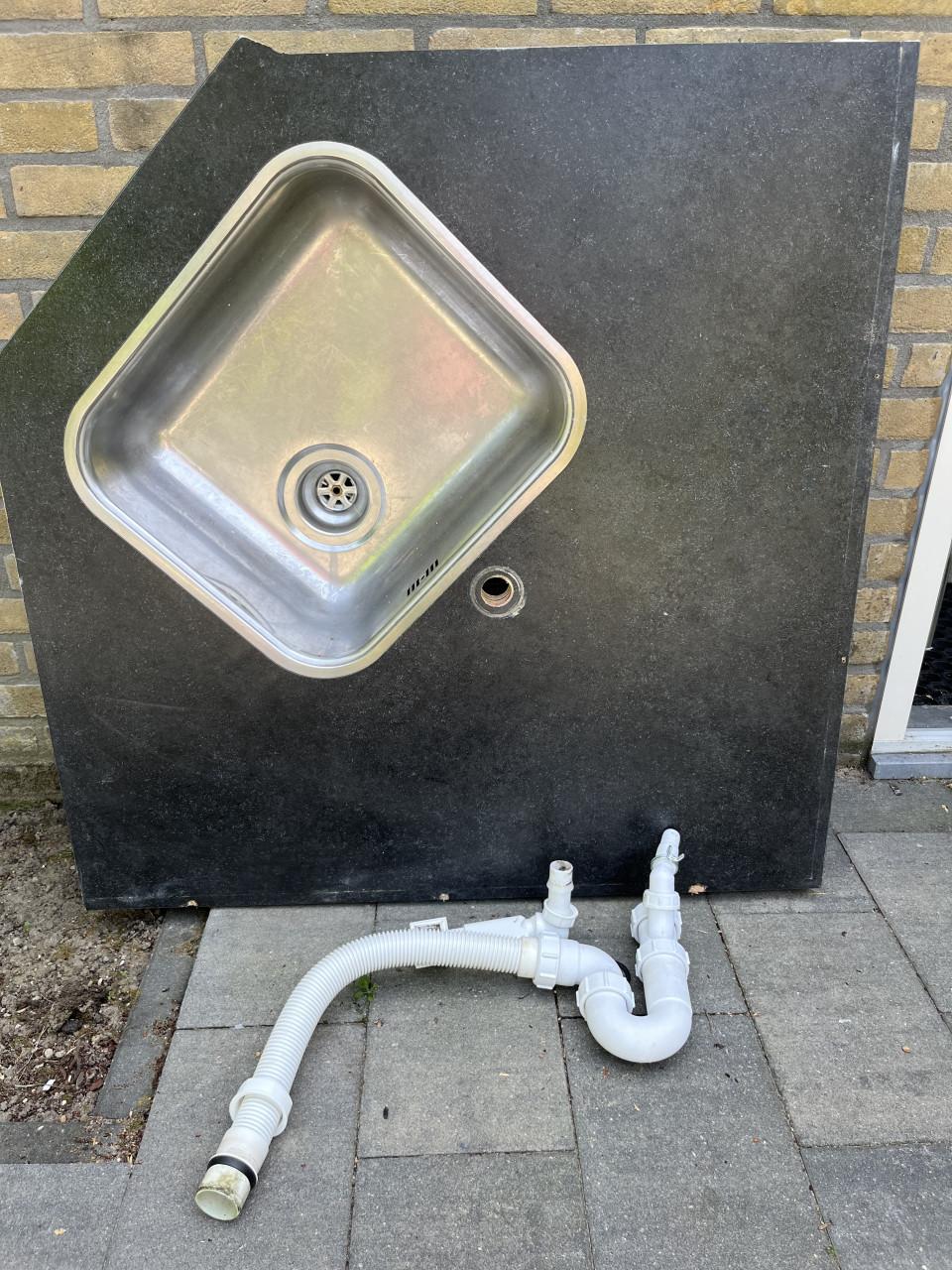 Spoelbak met afvoerset - Gratis