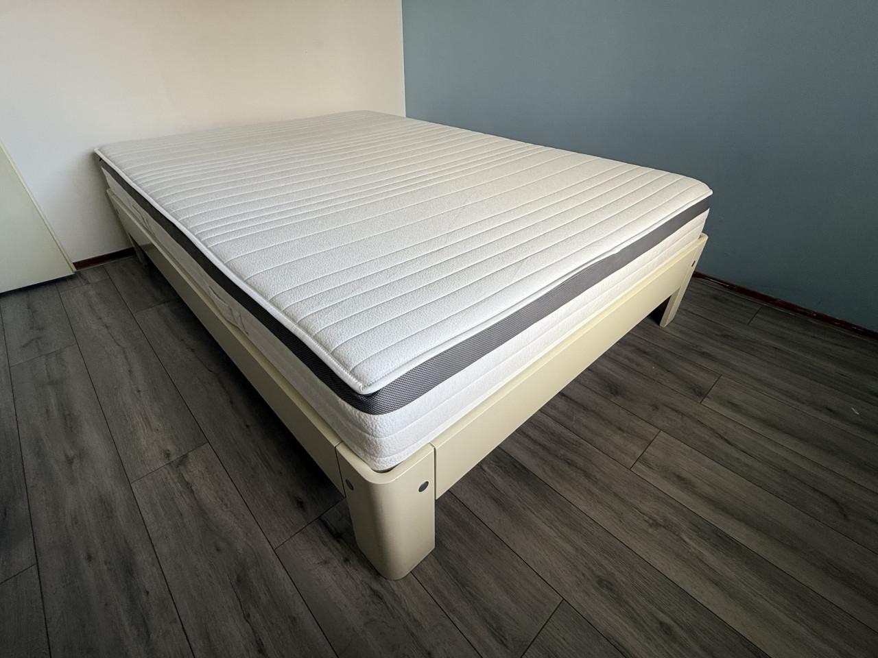 BADENIA TRENDLINE 7-zones pocketveringmatras 1000 (140 x 200 cm, Medium)