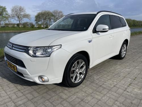Mitsubishi outlander 2.0 phev instyle plus
