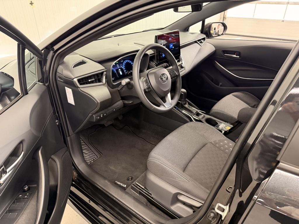 Toyota Corolla Touring Sports 140 hybrid active aktie model !!!