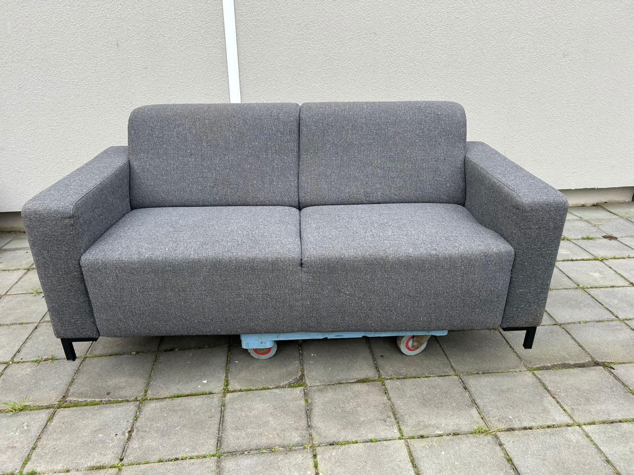 Grijze tweezitsbank 183x85cm met lichte beschadiging