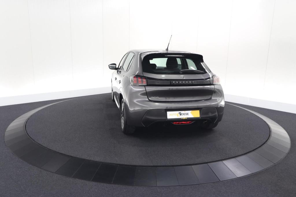 Peugeot 208 puretech 100 eat8 allure | navigatie | parkeersensoren | cruise