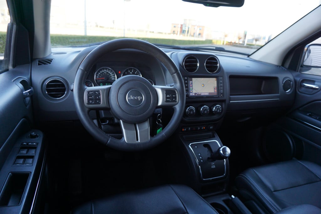 Jeep Compass 2.4 limited 4wd automaat airco / navi / cruise / elektr. ramen