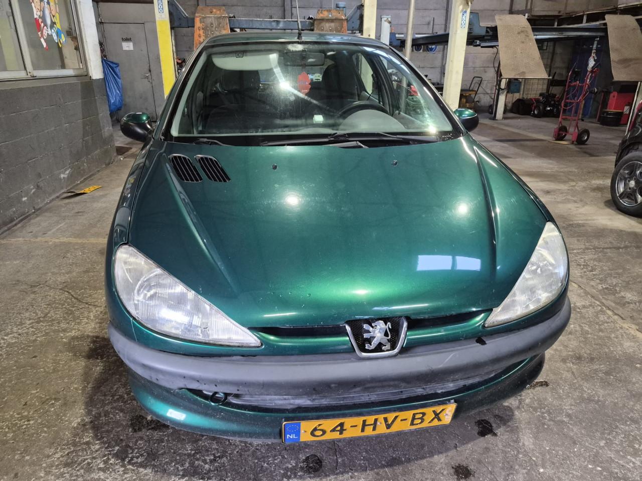 Peugeot 206 1.4 XR  Apk 19-5-2027