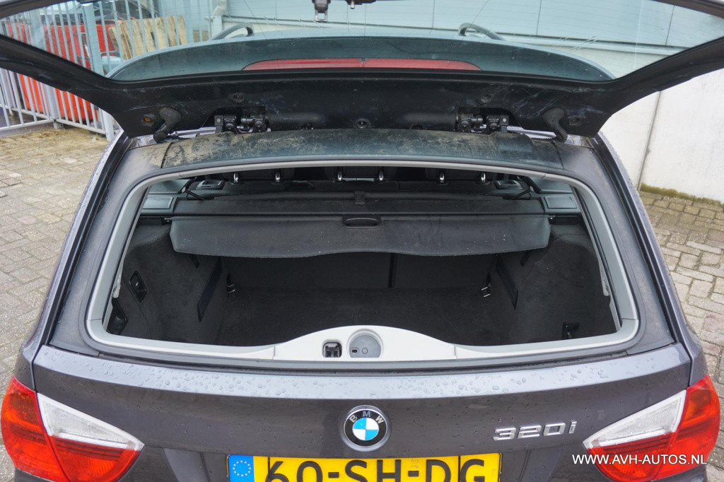 BMW 3-serie touring 320i dynamic executive