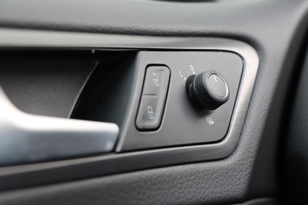 Volkswagen E-golf e-edition | soh 94,3% | navigatie | parkeersensoren | dri