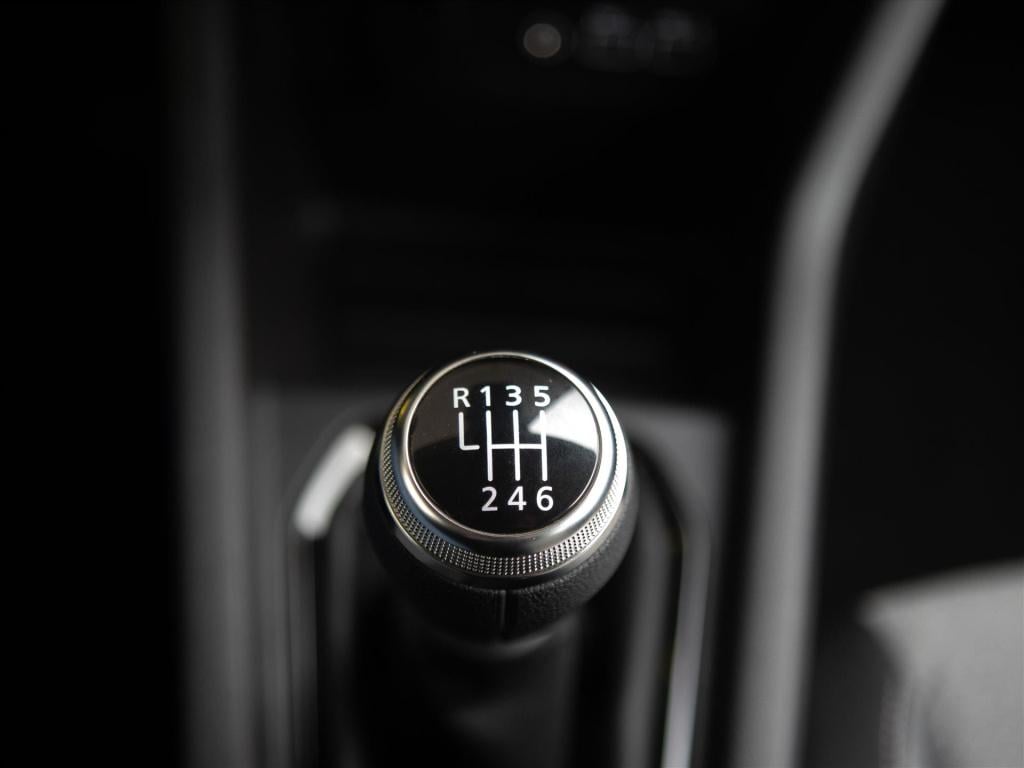 Renault Clio 1.0 tce 90 gpf evolution | parkeer sensoren | airco | aple car