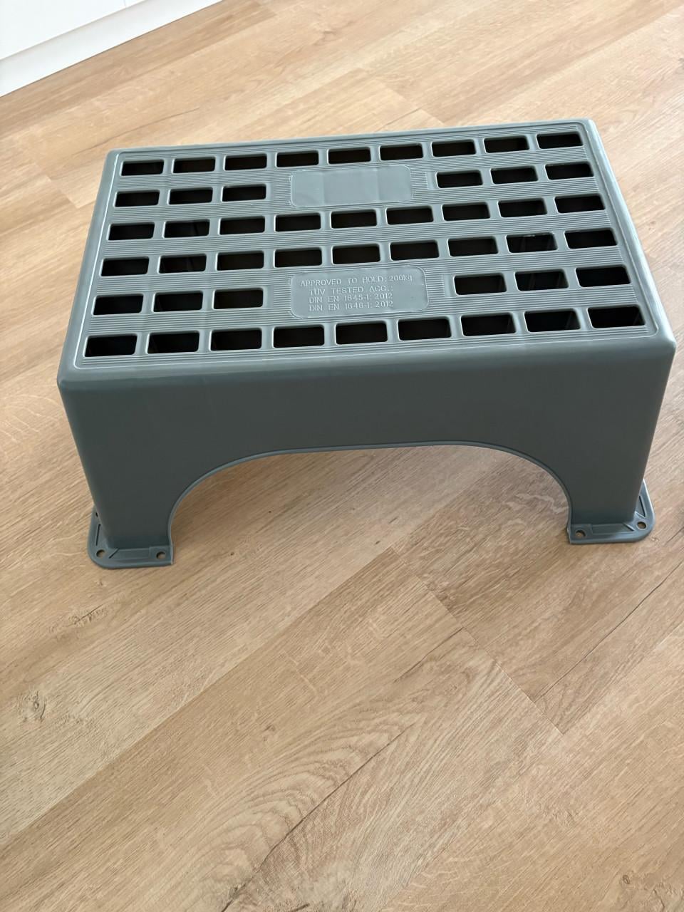 Nieuw en ongebruikt opstapje voor caravan of camper