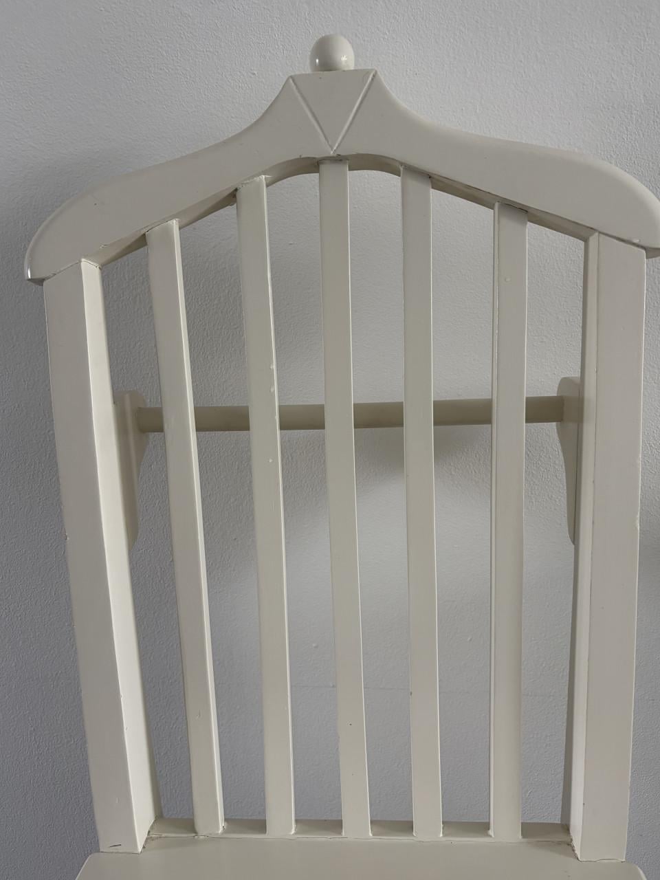 Houten garderobestoel met opberglade