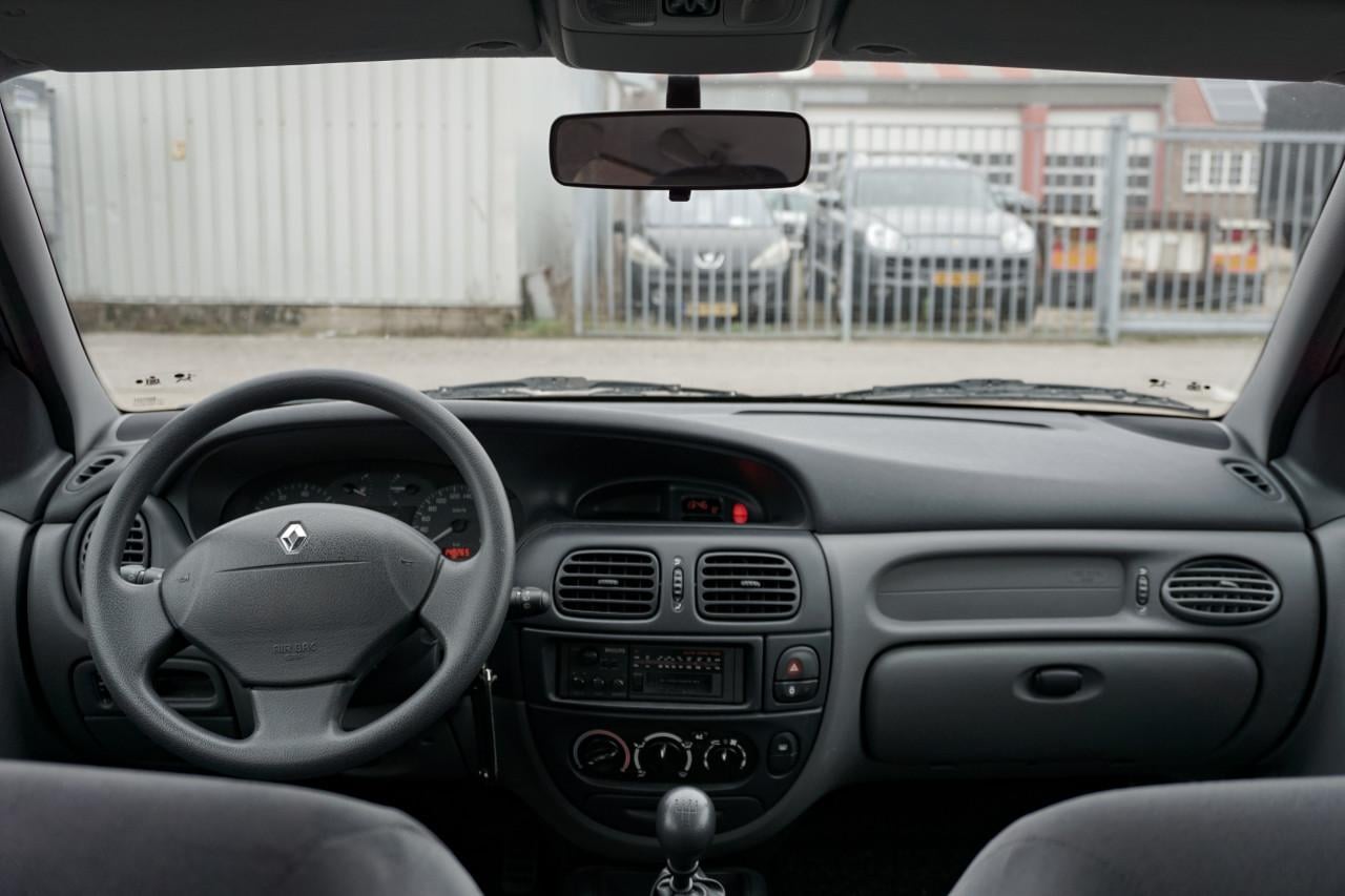 Renault Megane Berline - APK juni 2027