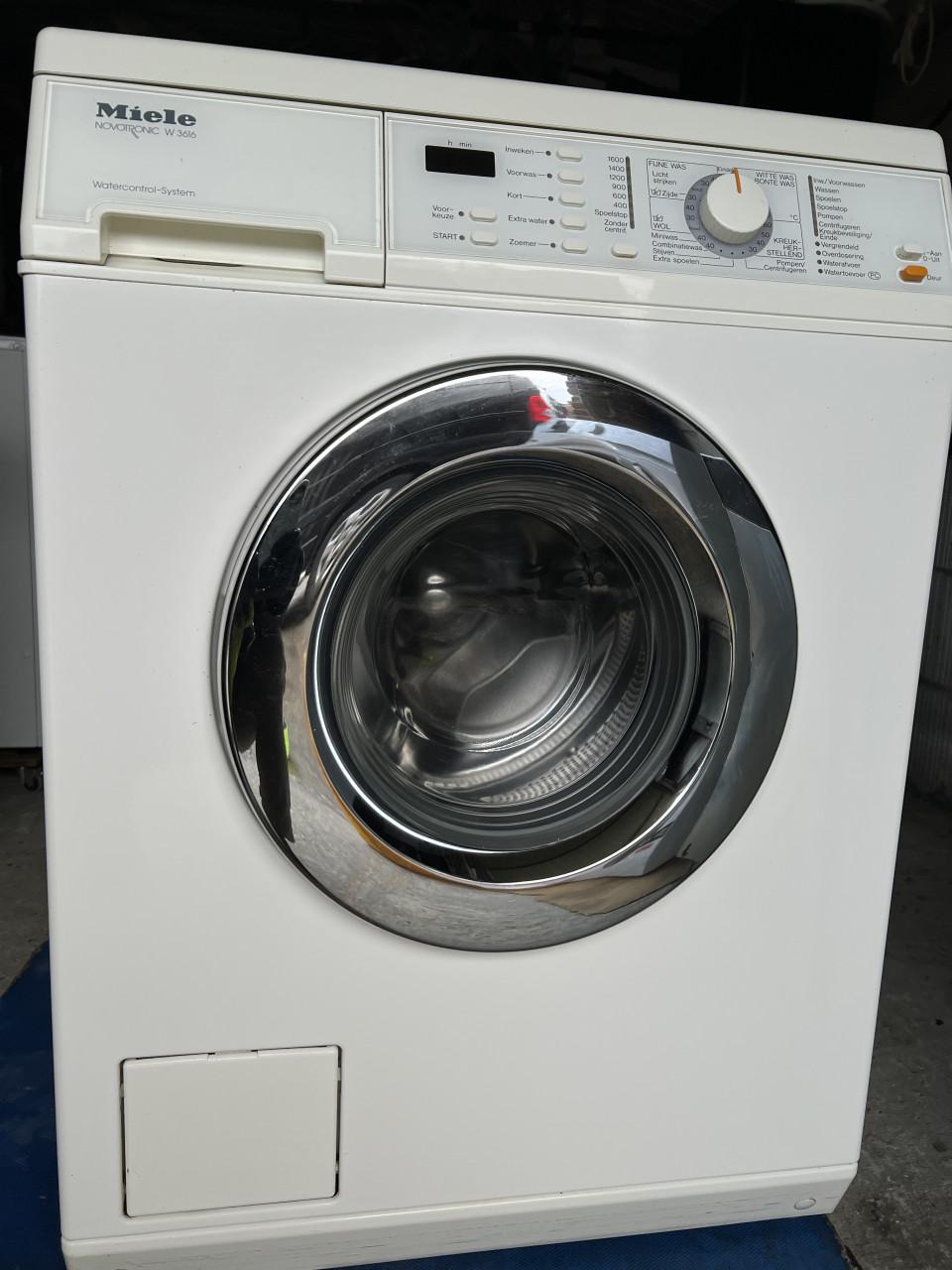 Nauwelijks gebruikte Miele Wasmachine 1600 toren 5 kg. als nieuw