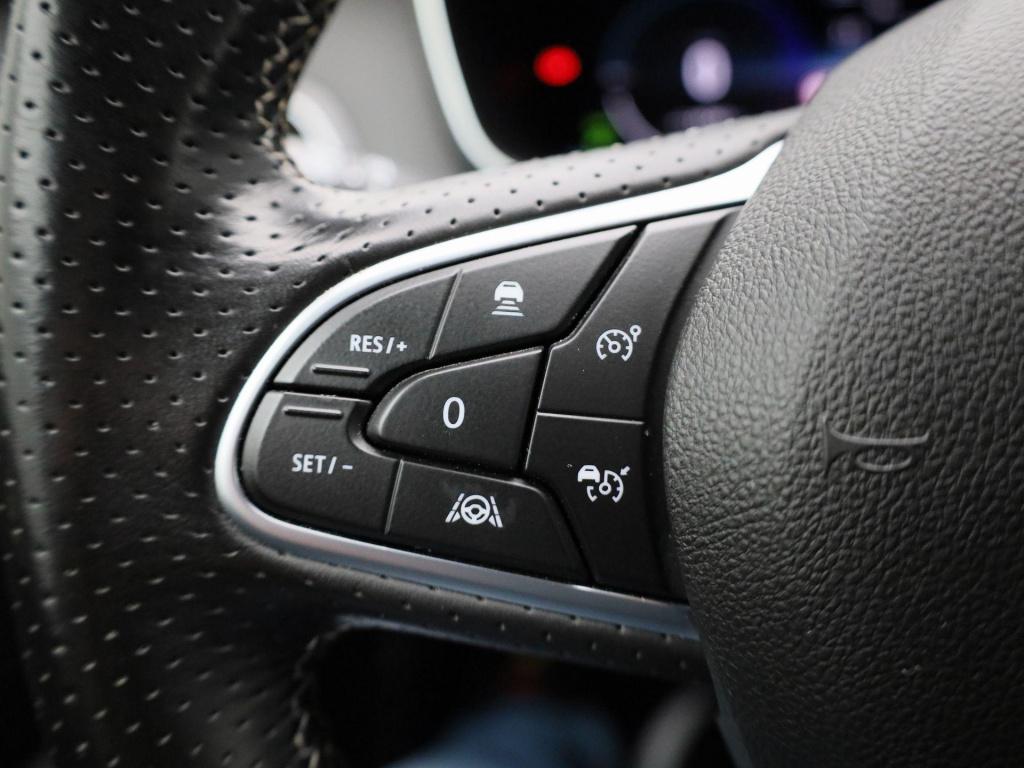 Renault Megane E-tech estate 1.6 plug-in hybrid 160 e-tech engineered | phe