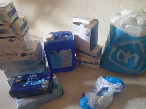 Handschonen mondkapjes desinfectie overschoenen