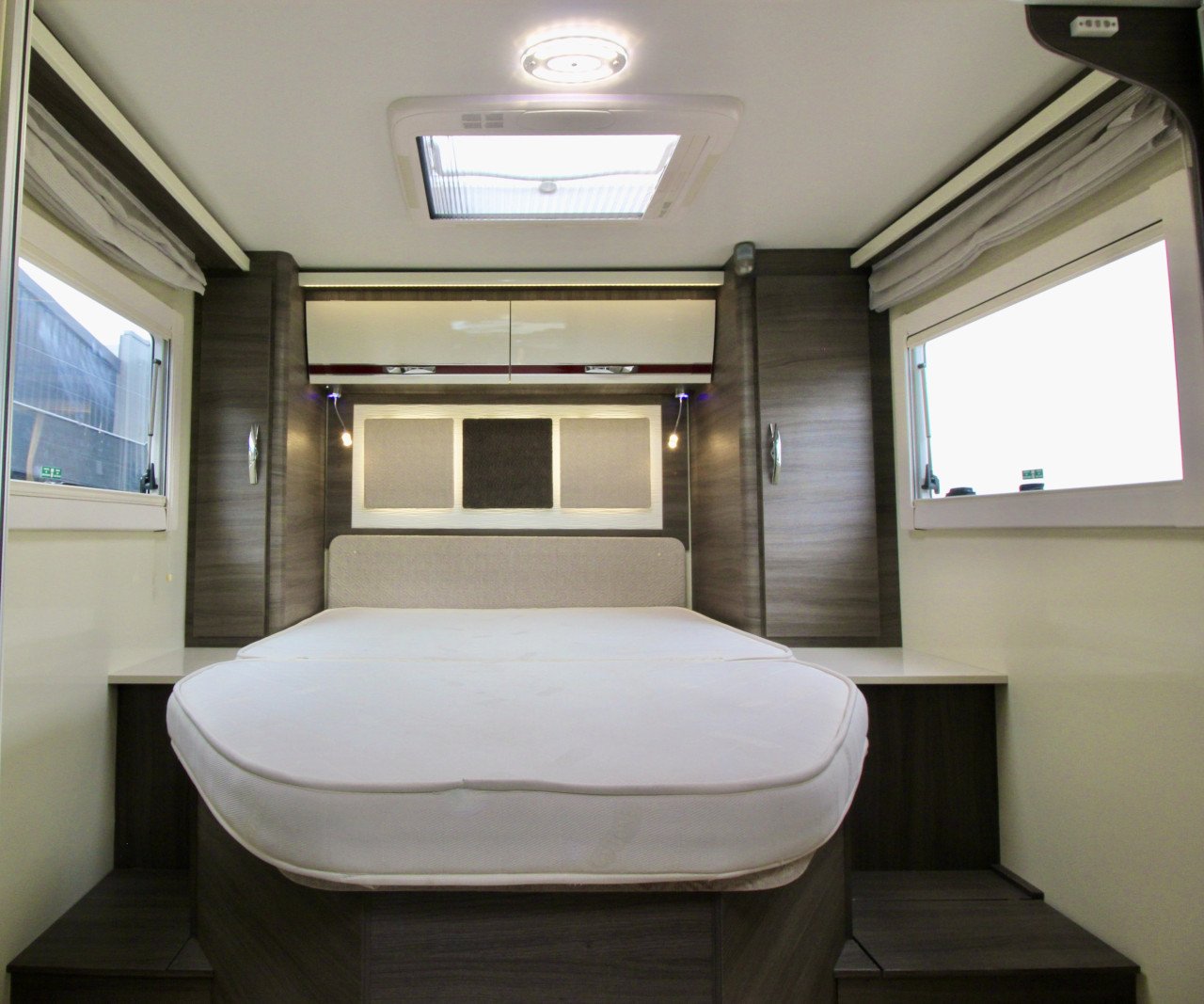 Mclouis Nevis 68 Diamond (Queensbed + Hefbed)