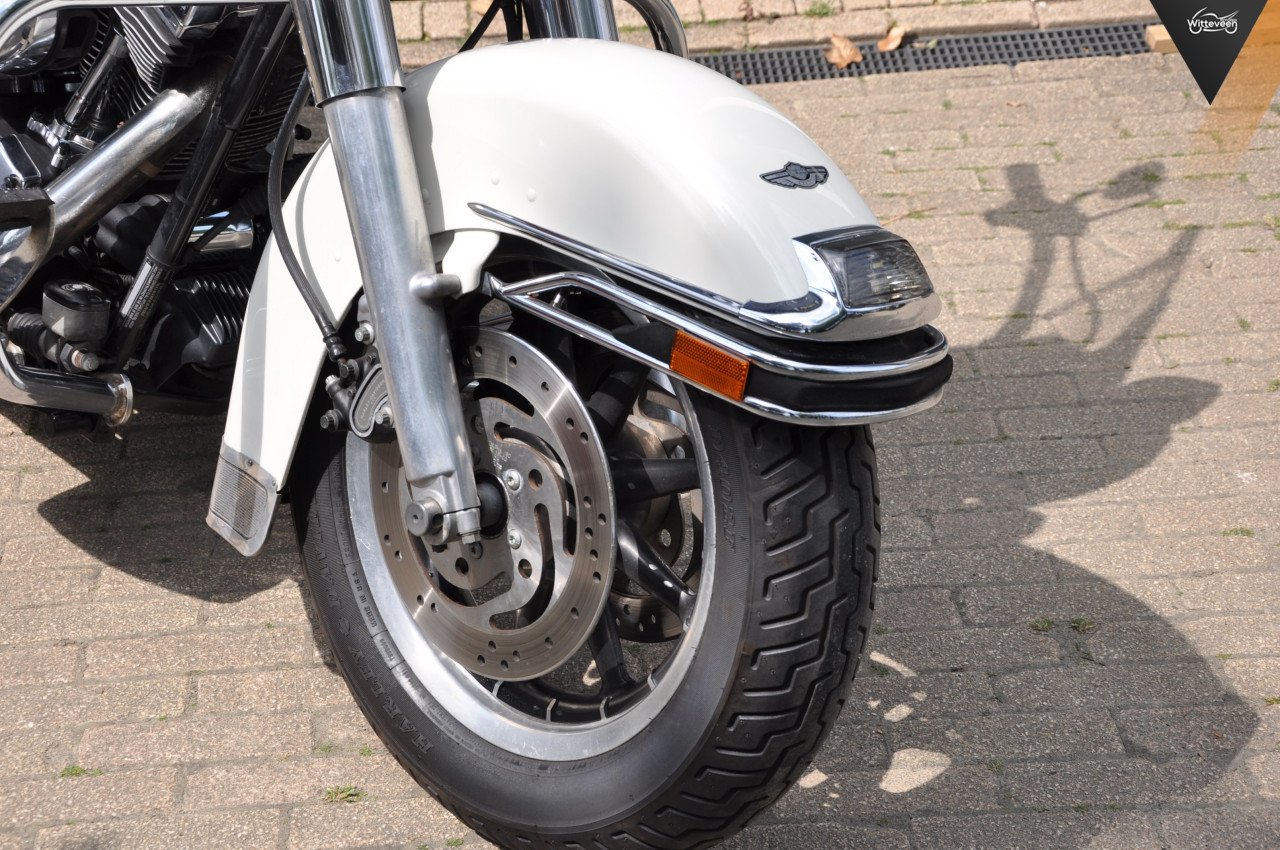Harley-Davidson FLHRP Road King Police