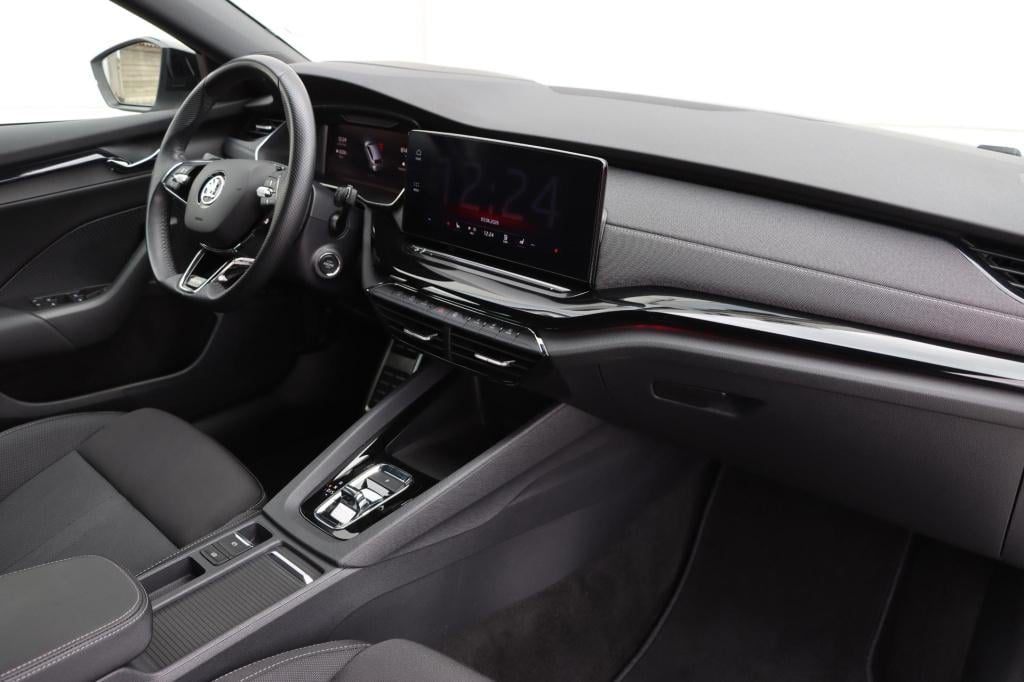 Skoda Octavia combi 1.4 tsi iv phev sportline business | soh 91,1% |