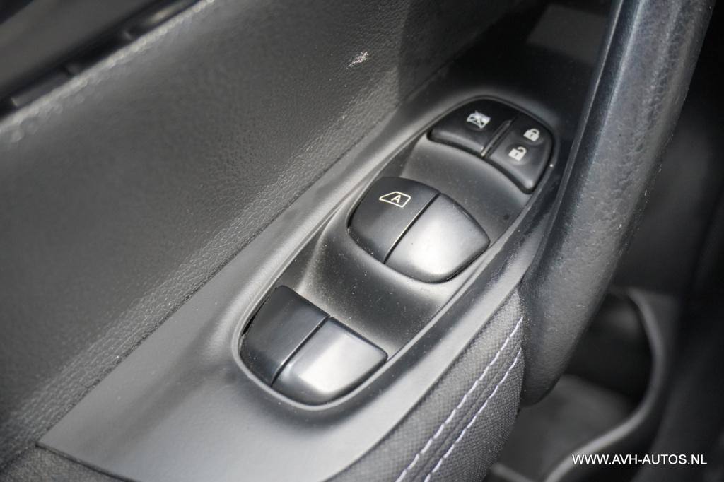 Nissan Qashqai 1.2 connect edition