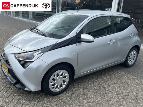 Toyota Aygo automaat 1.0 vvt-i x-play | airco | camera | lage km-stand |