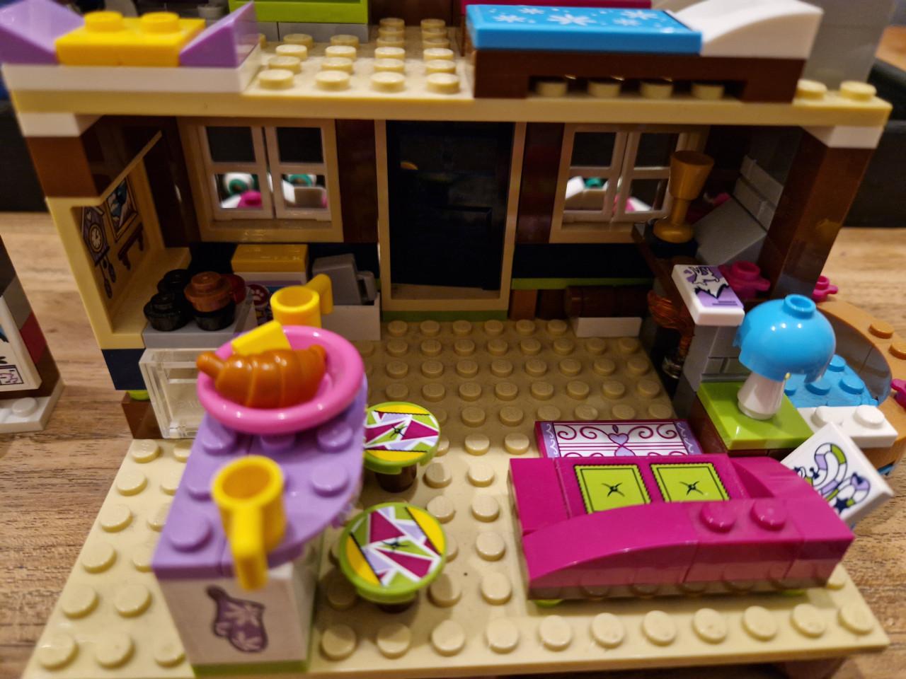 Lego Friends wintersport chalet 41323