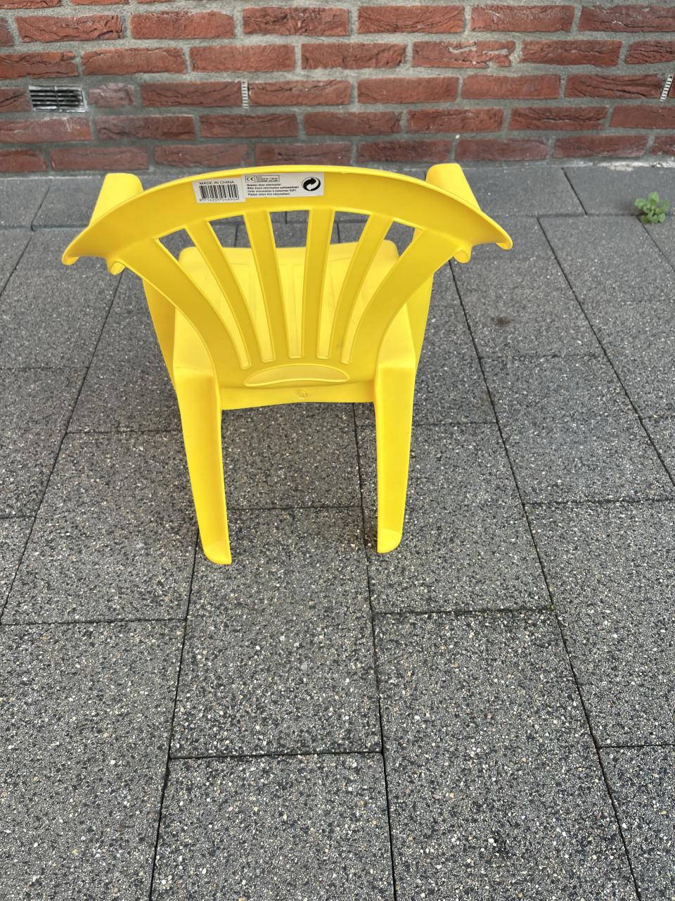 Gele tuinstoel kinderen