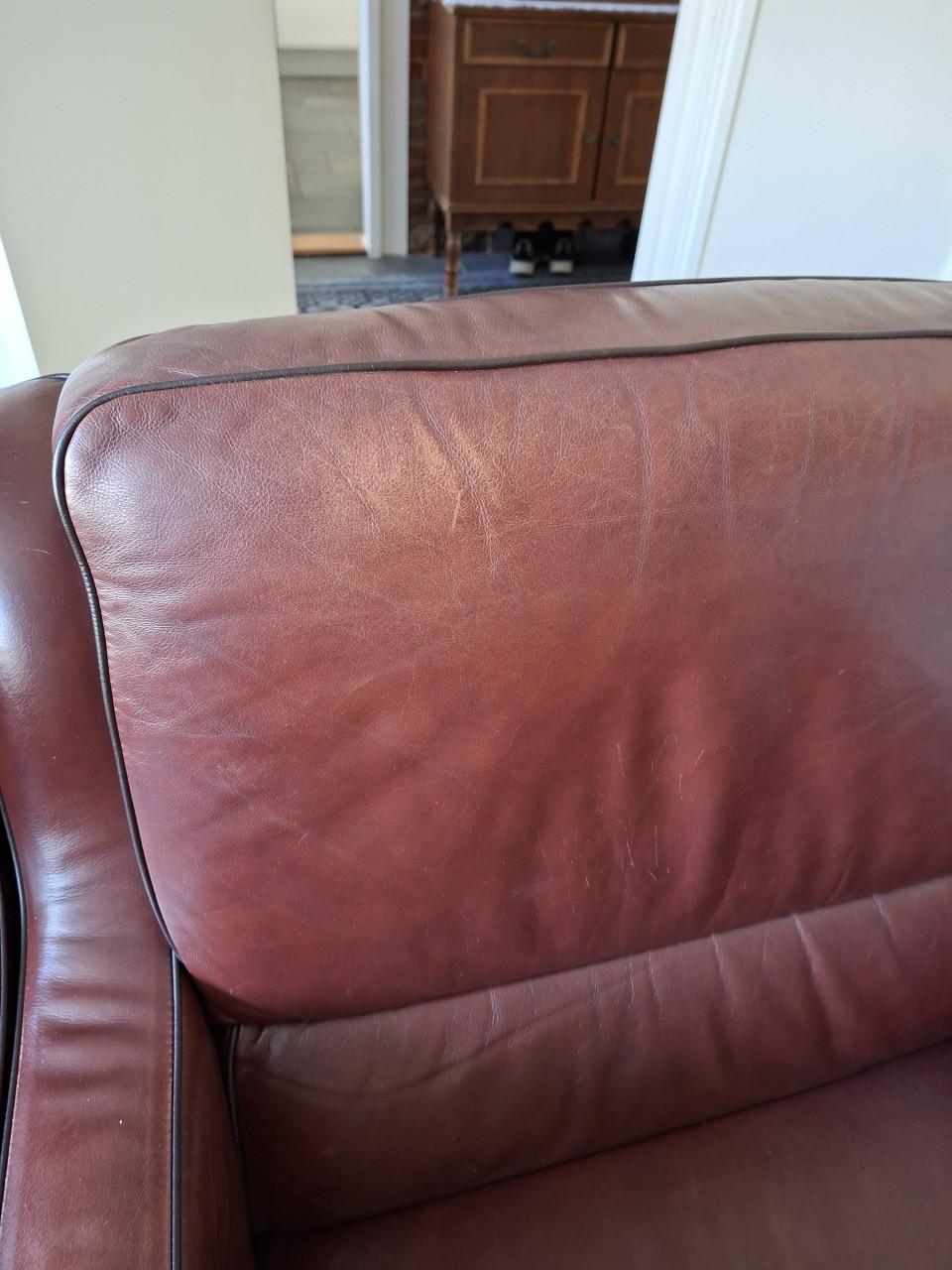 Schapenleren bank en stoelen