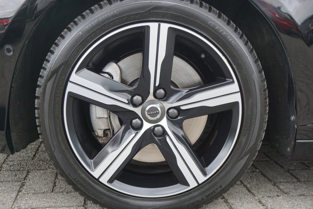 Volvo V40 1.5 t3 polar+ sport automaat / climate / navi / cruise / lane ass