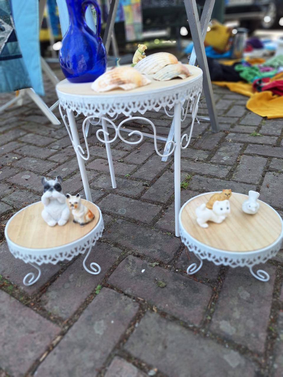 Decoratief tafeltje.