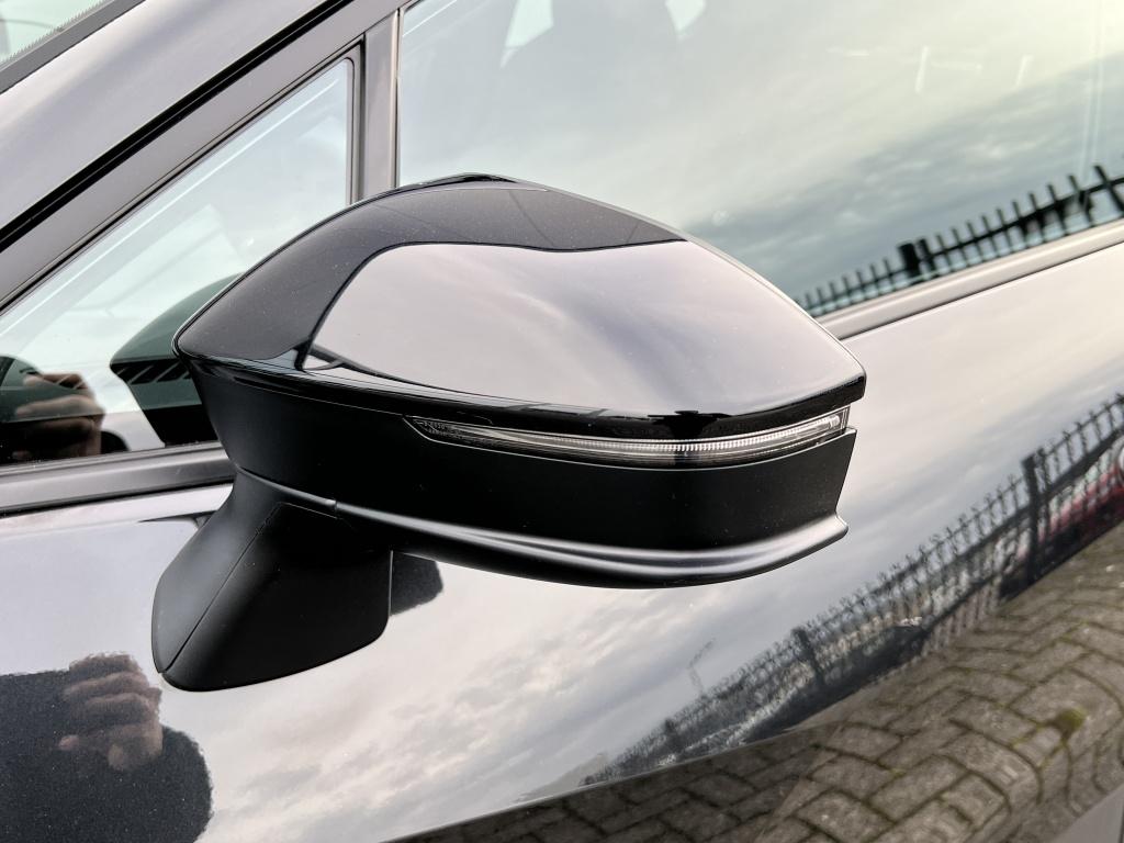 Toyota C-hr 1.8 hybrid 140 act