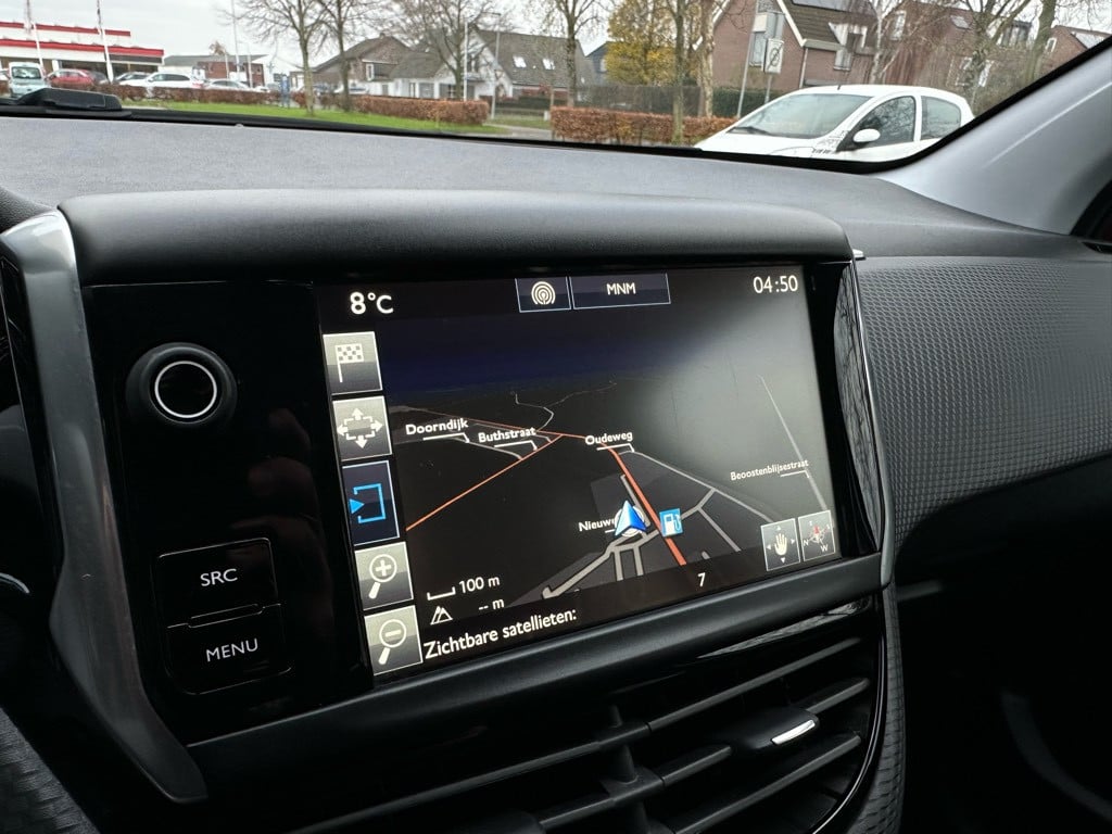 Peugeot 208 1.2t première // automaat //