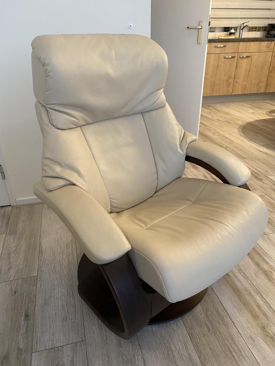 Relaxstoel met losse been ondersteuning