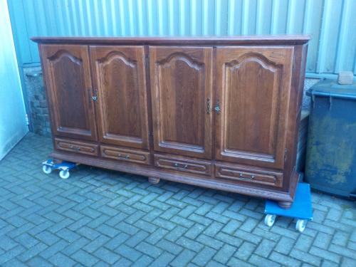 Massief eiken hoog dressoir in zeer goede staat