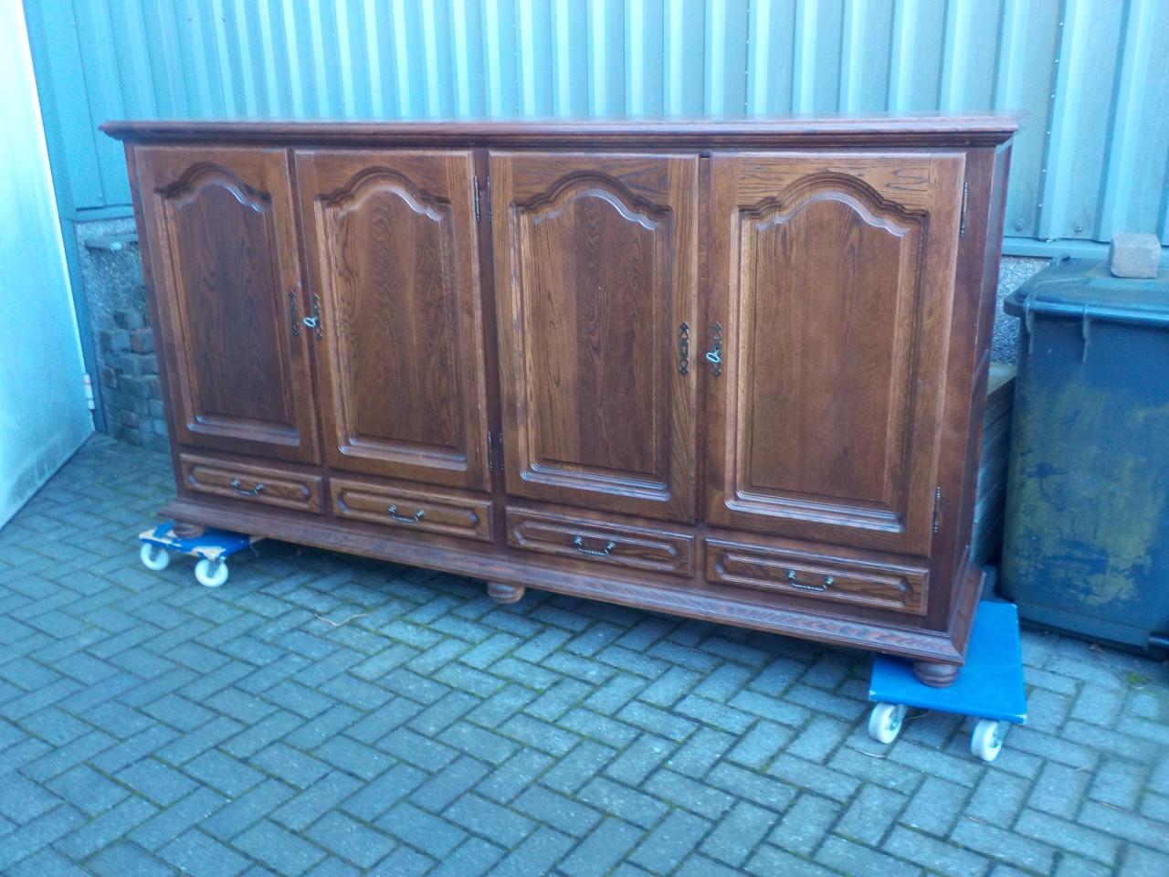 Massief eiken hoog dressoir in zeer goede staat