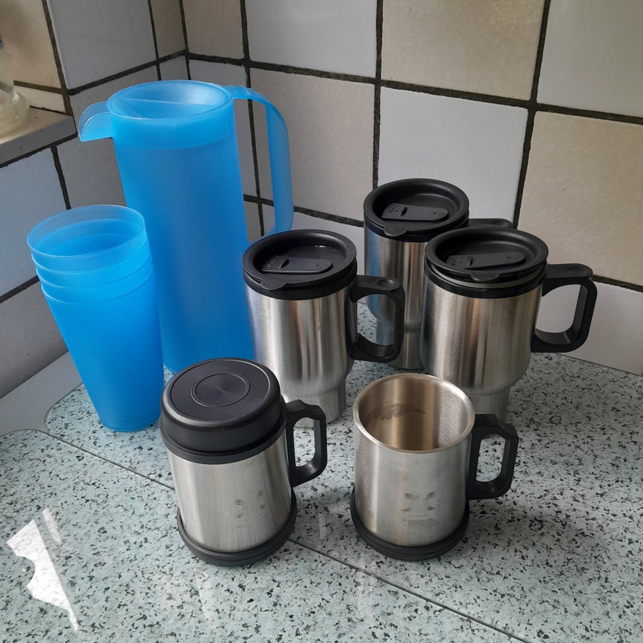 Aardenwerk servies + gebakstel+thermobekers + gebakstel  v.a €1,00