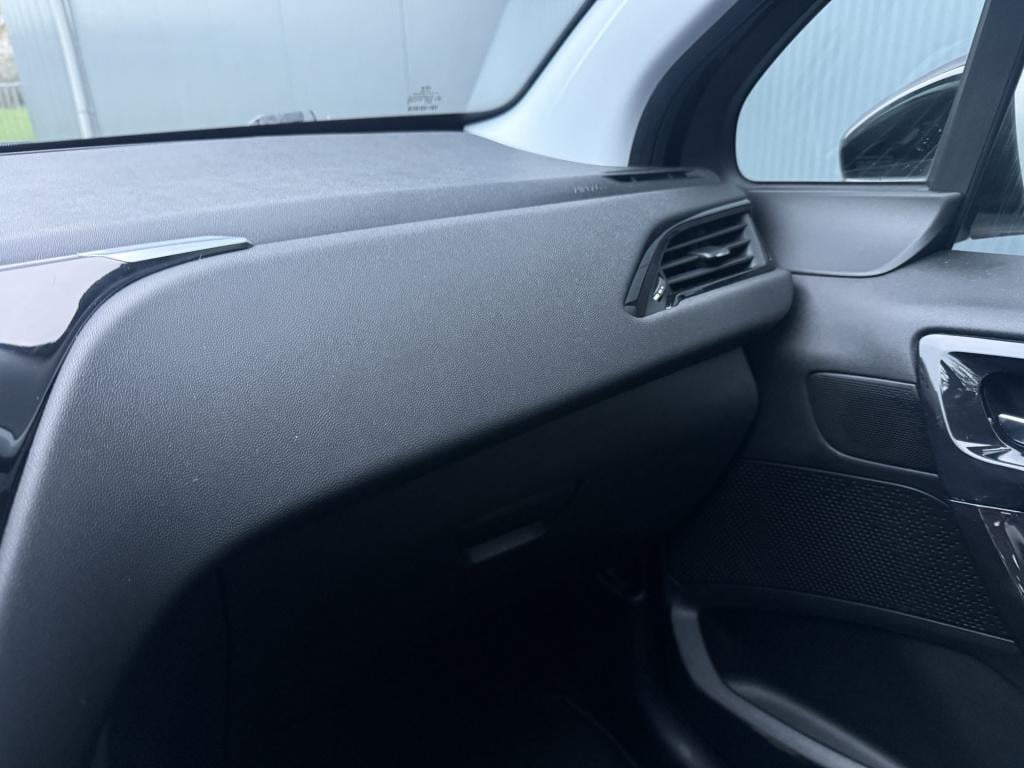 Peugeot 208 1.2 vti envy 5-drs
