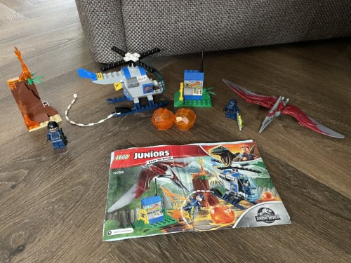 Lego Juniors: Ontsnappen aan de pteranodon 10756