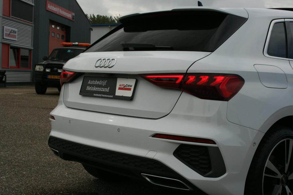 Audi A3 sportback 40 tfsi e s-line / pano / leer / matrix / camera / b&o