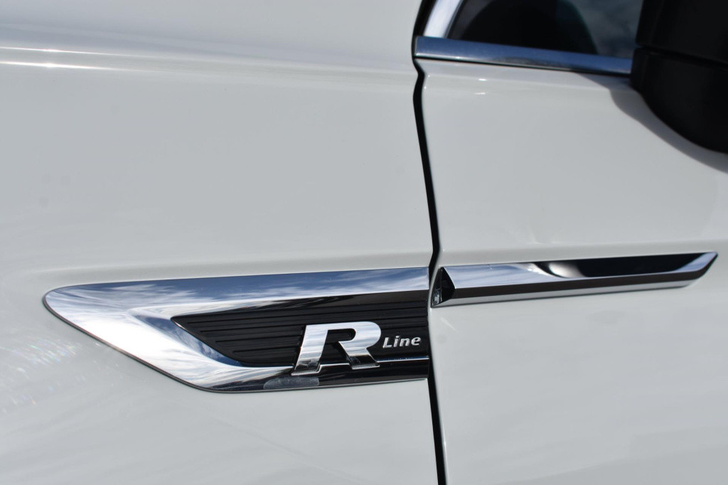 Volkswagen Tiguan 1.5 tsi act highline r-line | trekhaak | camera | dynaudi