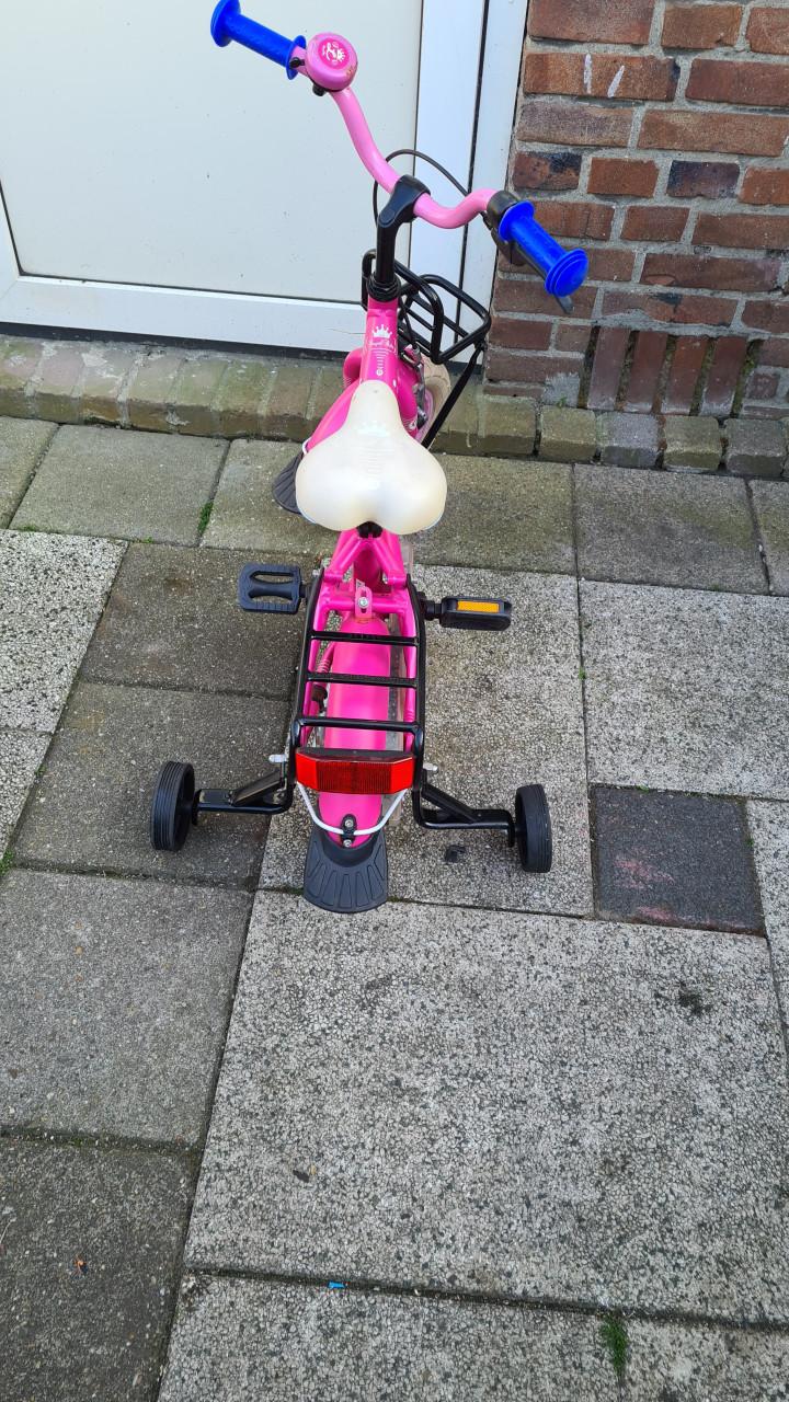 Peuter fietsje merk LOEKIE-14 inch- 4 tot 6 jaar-met hulpwieletjes