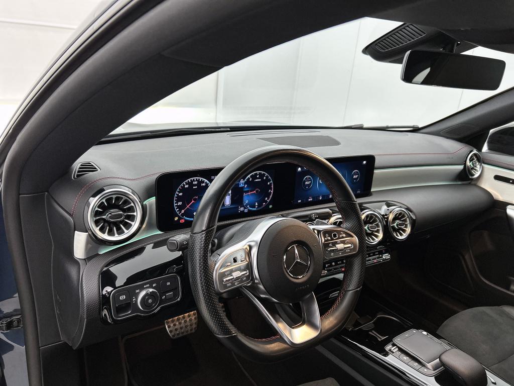 Mercedes-Benz Cla shooting brake 180 amg line | trekhaak | sfeerverlichting