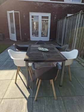 Tafel en 6 stoelen terras